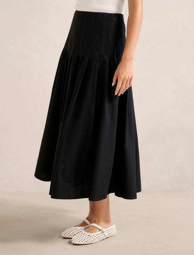 Sasha Pleated Maxi Skirt Forever New