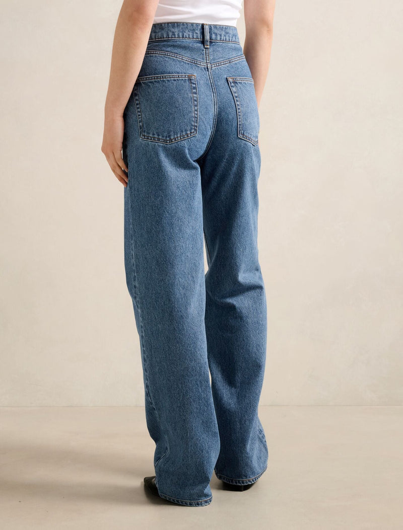 Cloe Straight Leg Jeans Forever New