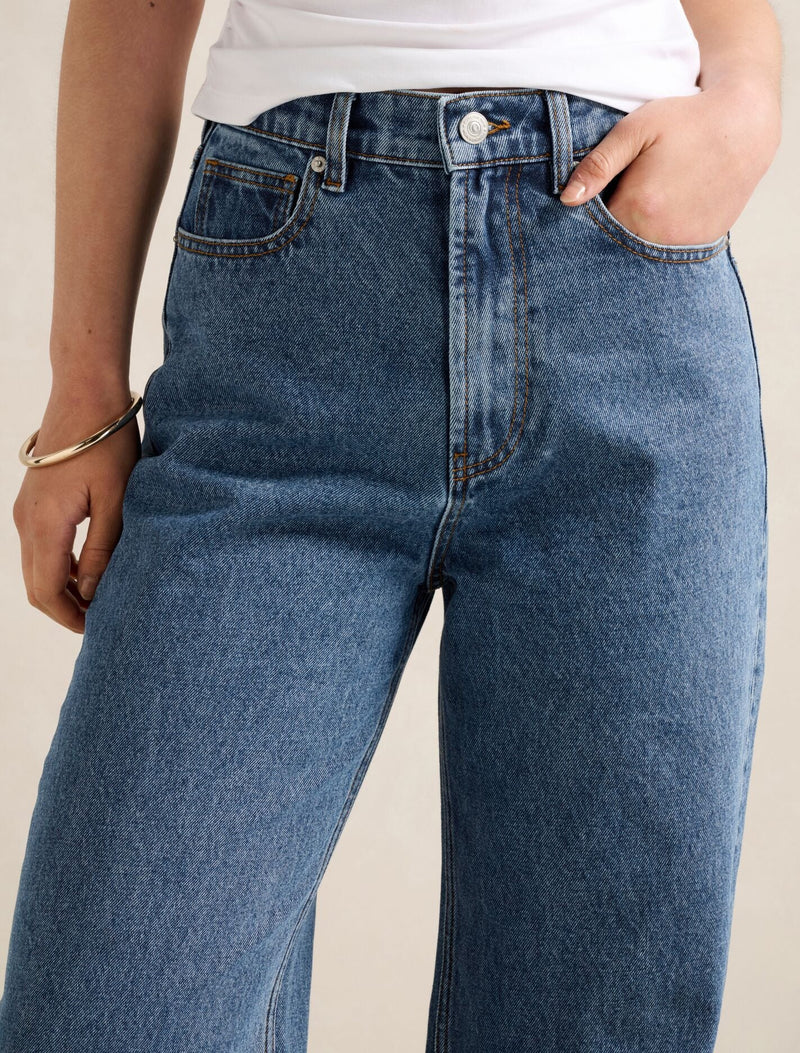 Cloe Straight Leg Jeans Forever New