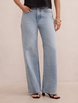 Nicki Petite Mid-Rise Straight Jeans Light Wash Forever New