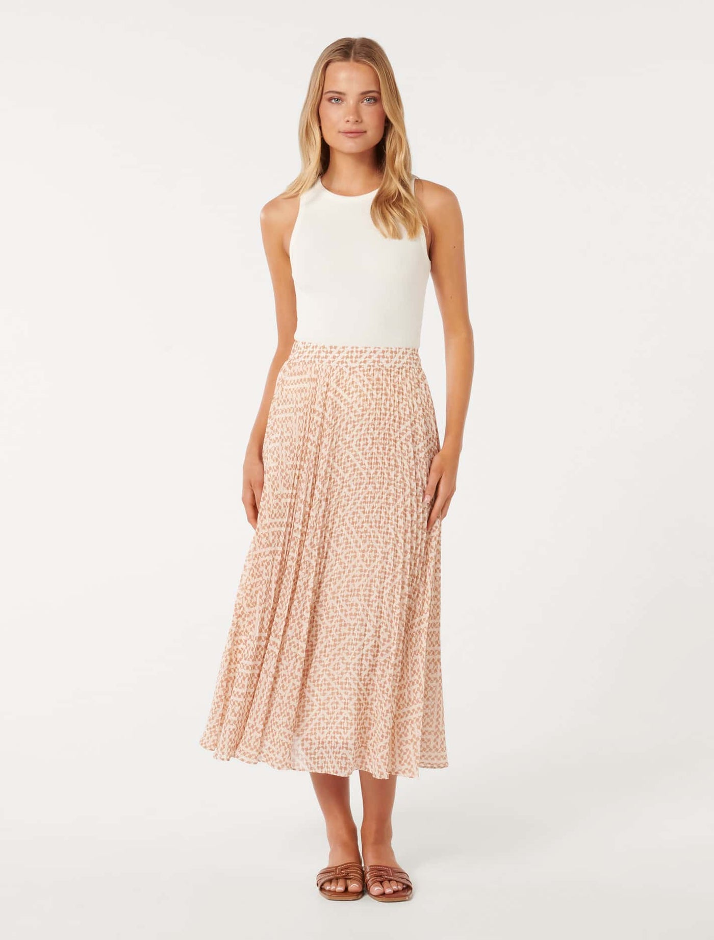 【NONCODE】Aurora Tiered Skirt Aurora Pleated Skirt Tan Alder Geo | Forever New