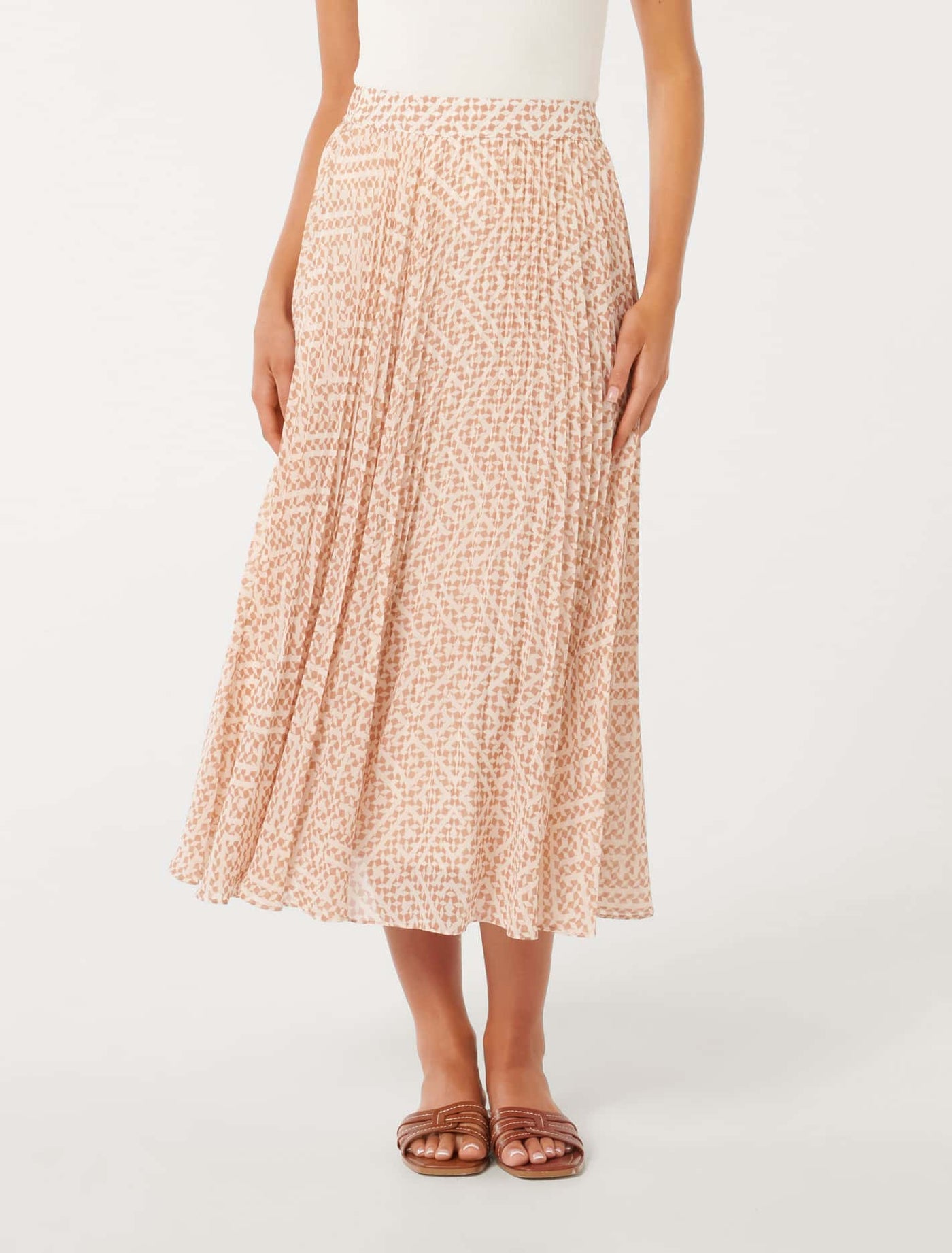 【NONCODE】Aurora Tiered Skirt Aurora Pleated Skirt Tan Alder Geo | Forever New