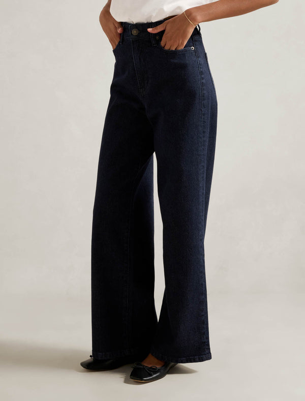 Skylar Petite Straight Leg Jeans Forever New