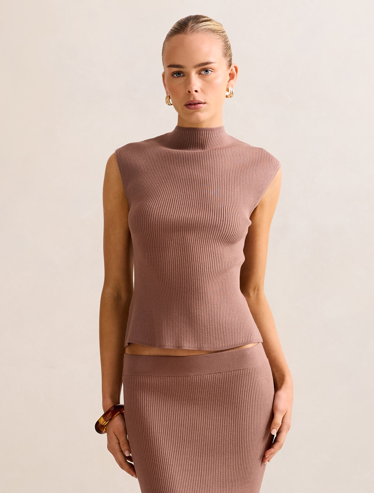 Kallie Extended Shoulder Rib Top Neutral | Forever New